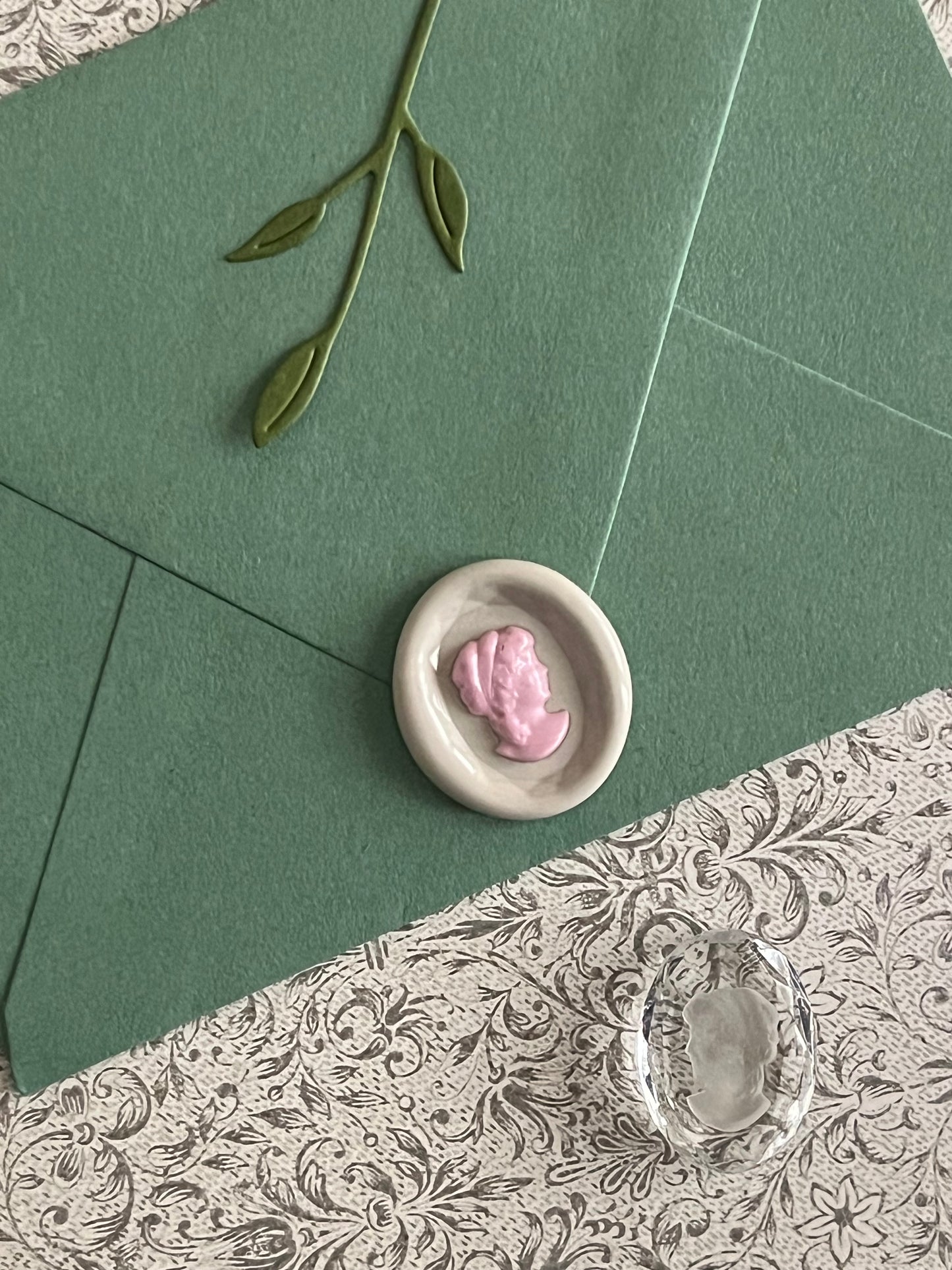 Clear Cameo