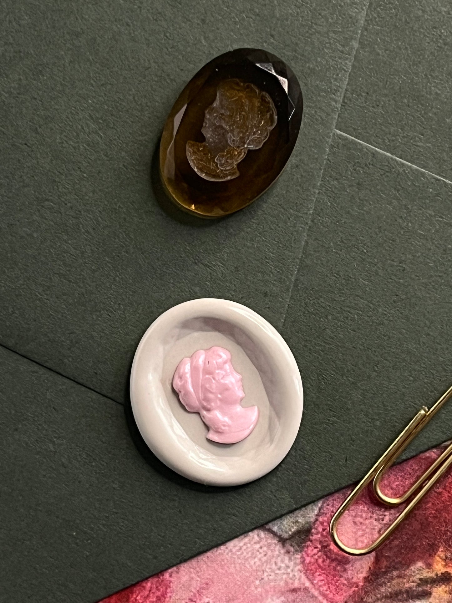 Amber Cameo