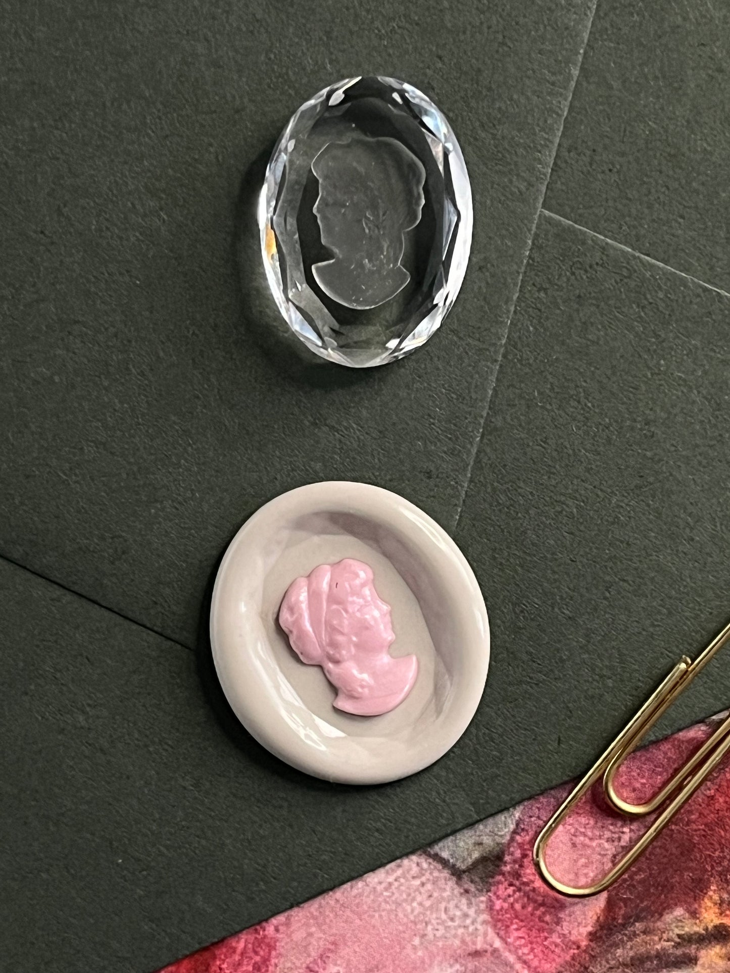 Clear Cameo