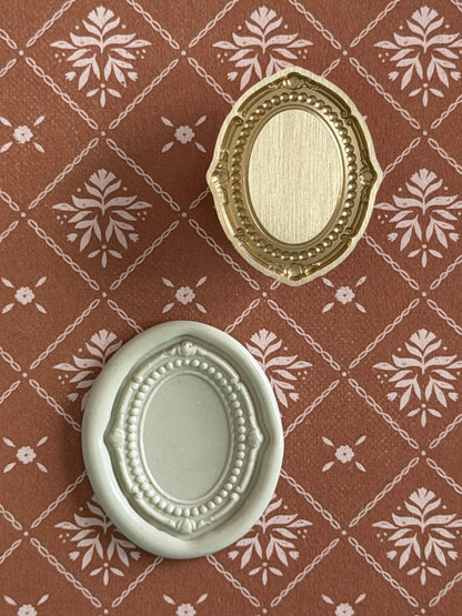 Oval Elegance