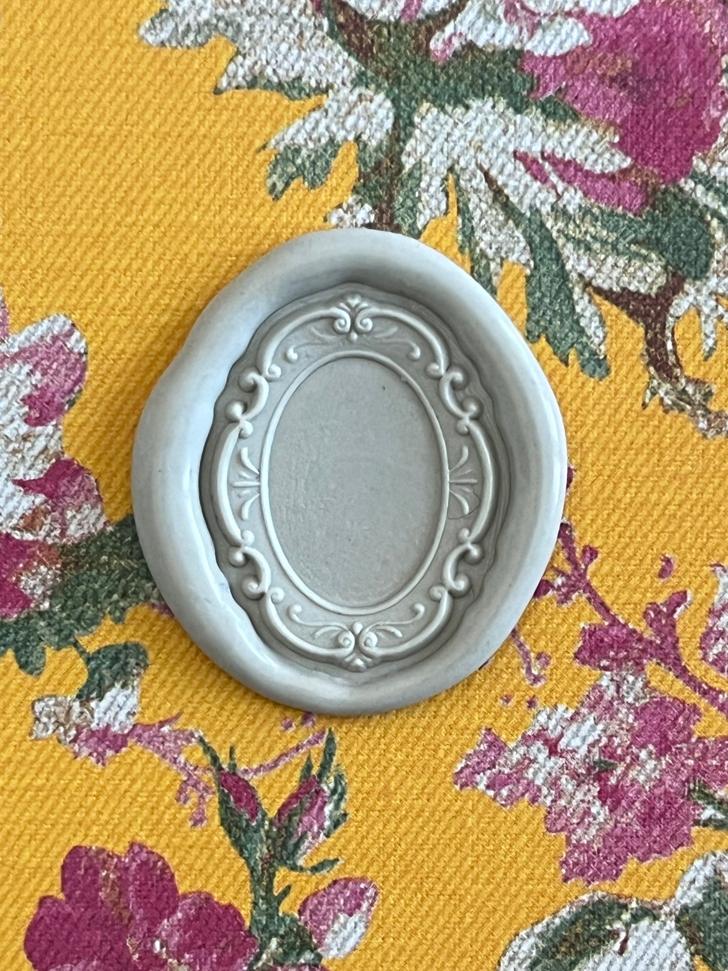 Rococo Oval