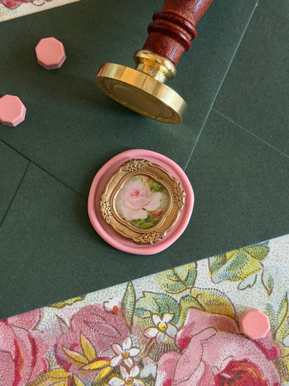 Round Square Frame