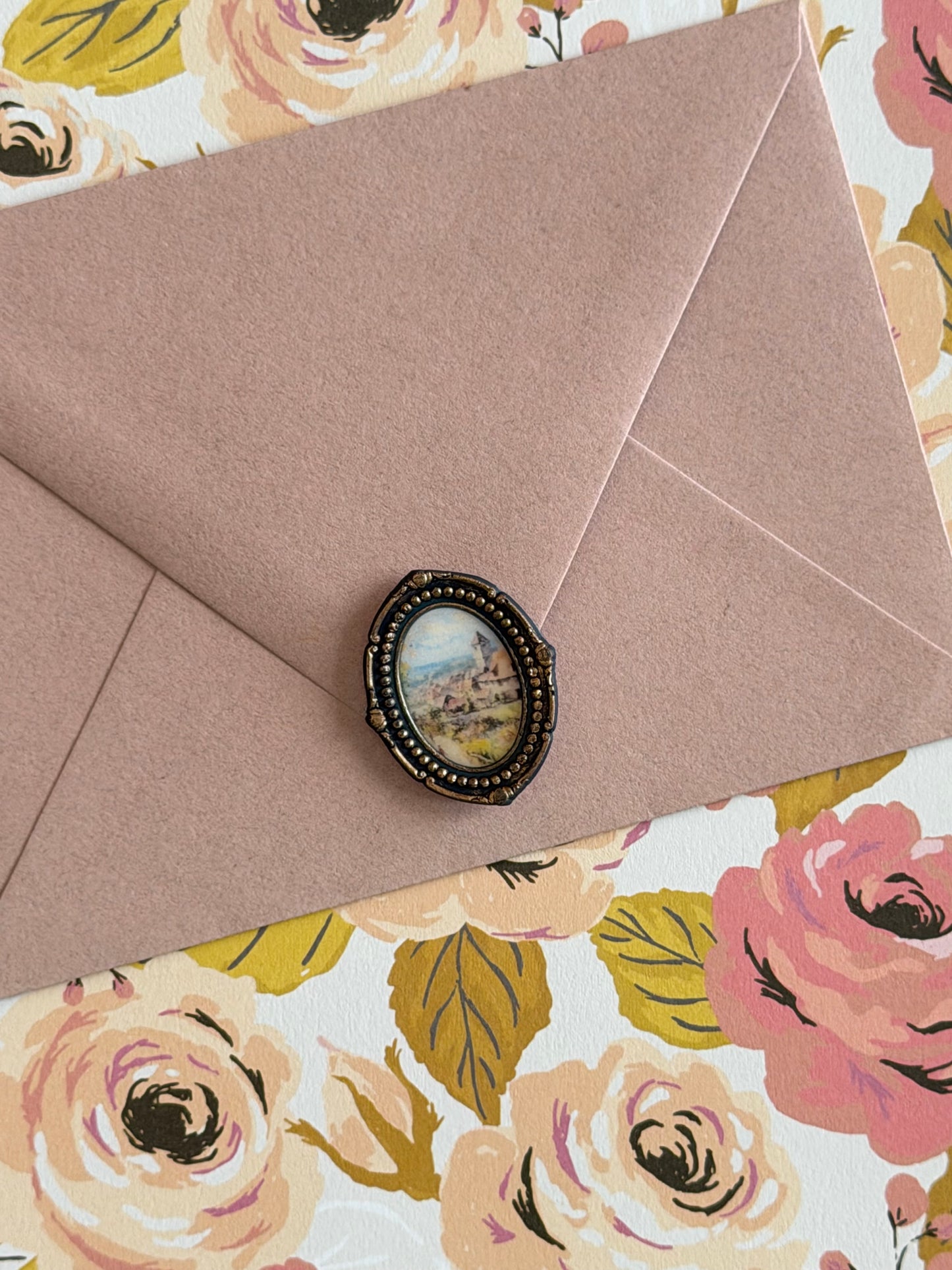 Oval Elegance